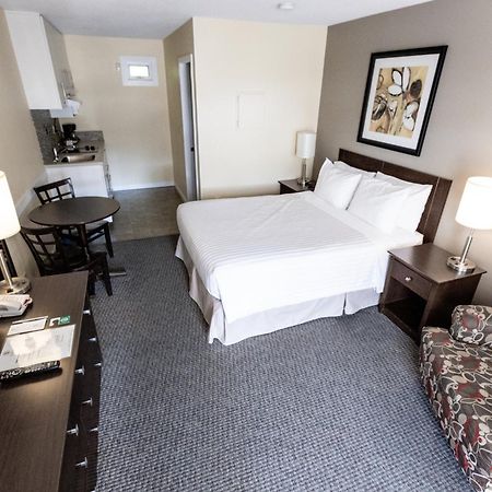 Siesta Suites Kelowna Zewnętrze zdjęcie