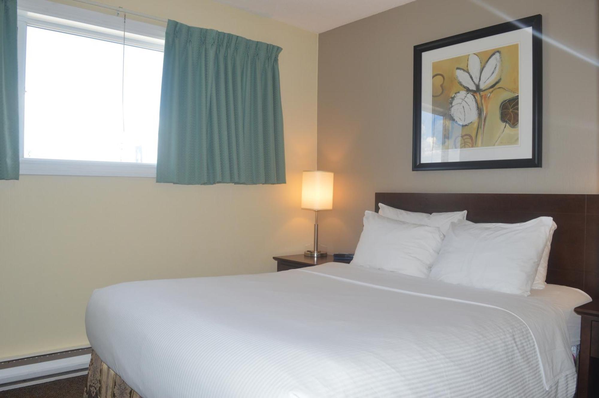 Siesta Suites Kelowna Zewnętrze zdjęcie