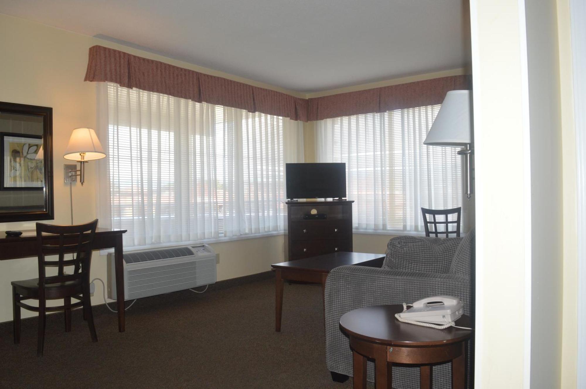 Siesta Suites Kelowna Zewnętrze zdjęcie
