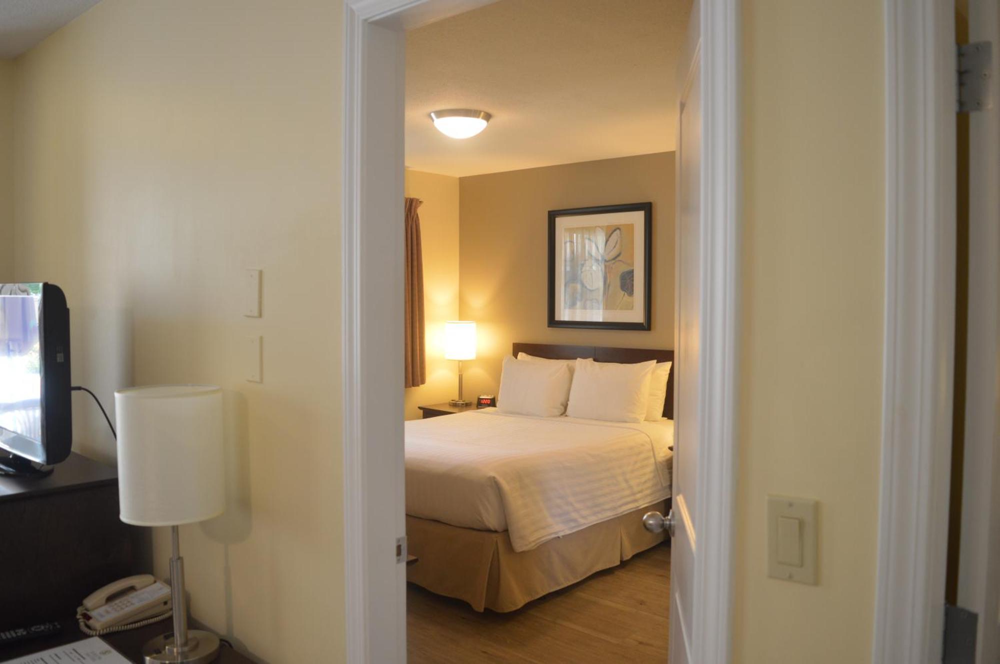 Siesta Suites Kelowna Zewnętrze zdjęcie