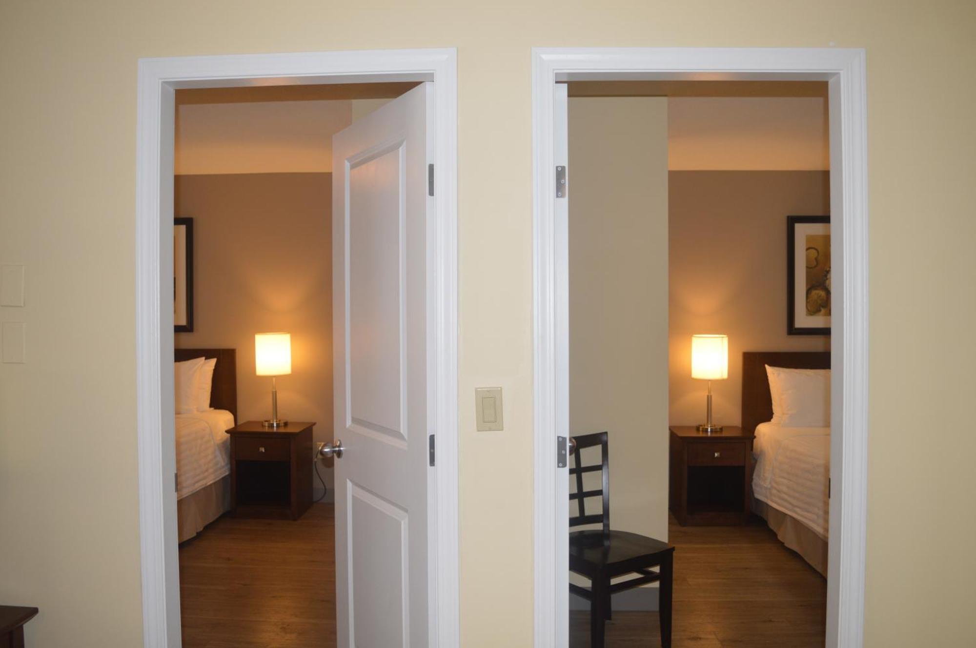 Siesta Suites Kelowna Zewnętrze zdjęcie