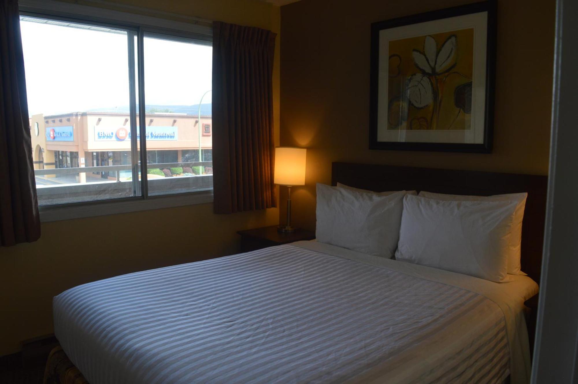 Siesta Suites Kelowna Zewnętrze zdjęcie