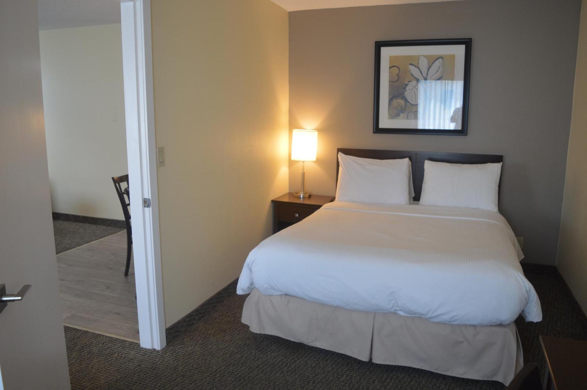Siesta Suites Kelowna Zewnętrze zdjęcie