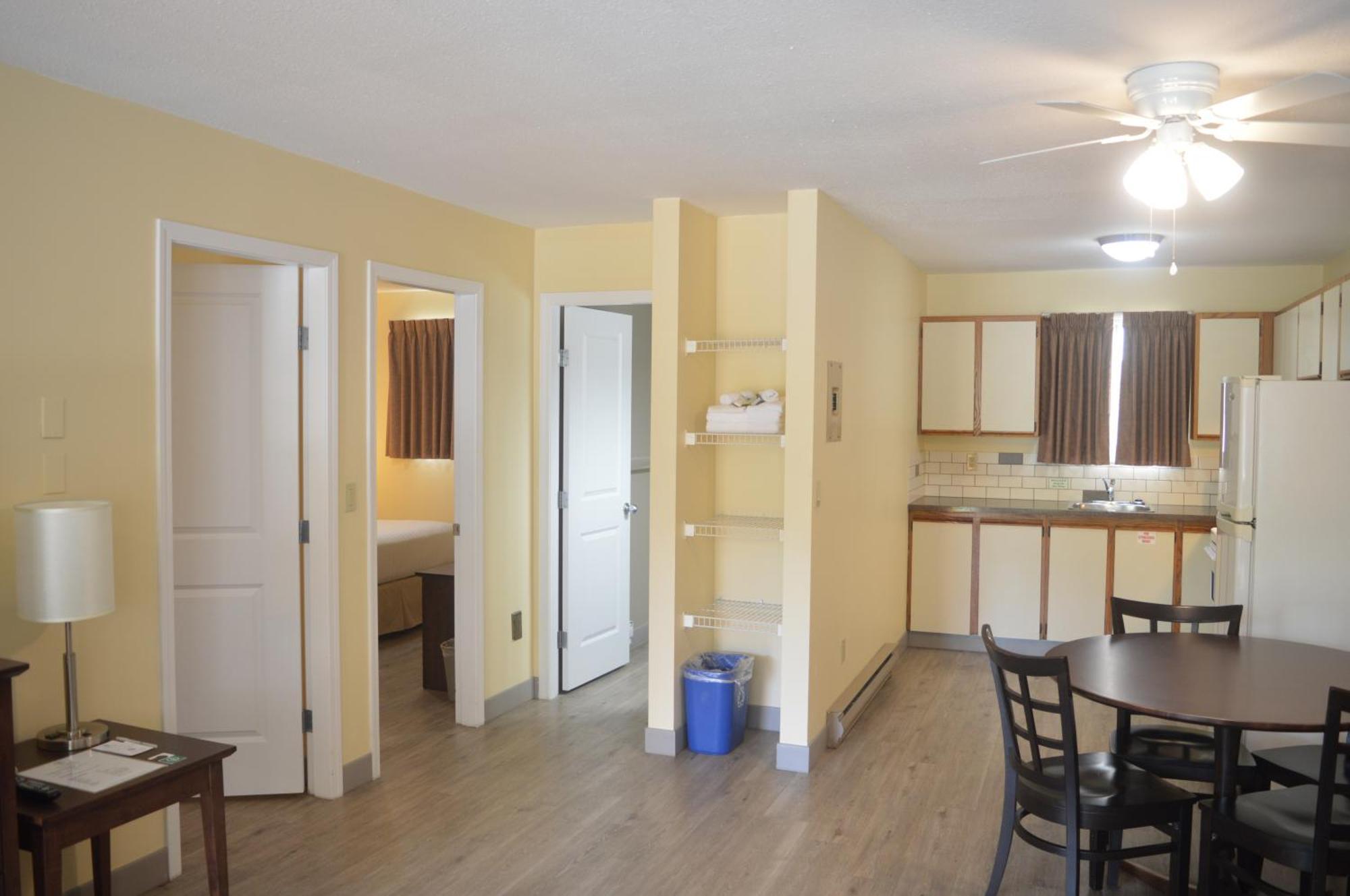 Siesta Suites Kelowna Zewnętrze zdjęcie