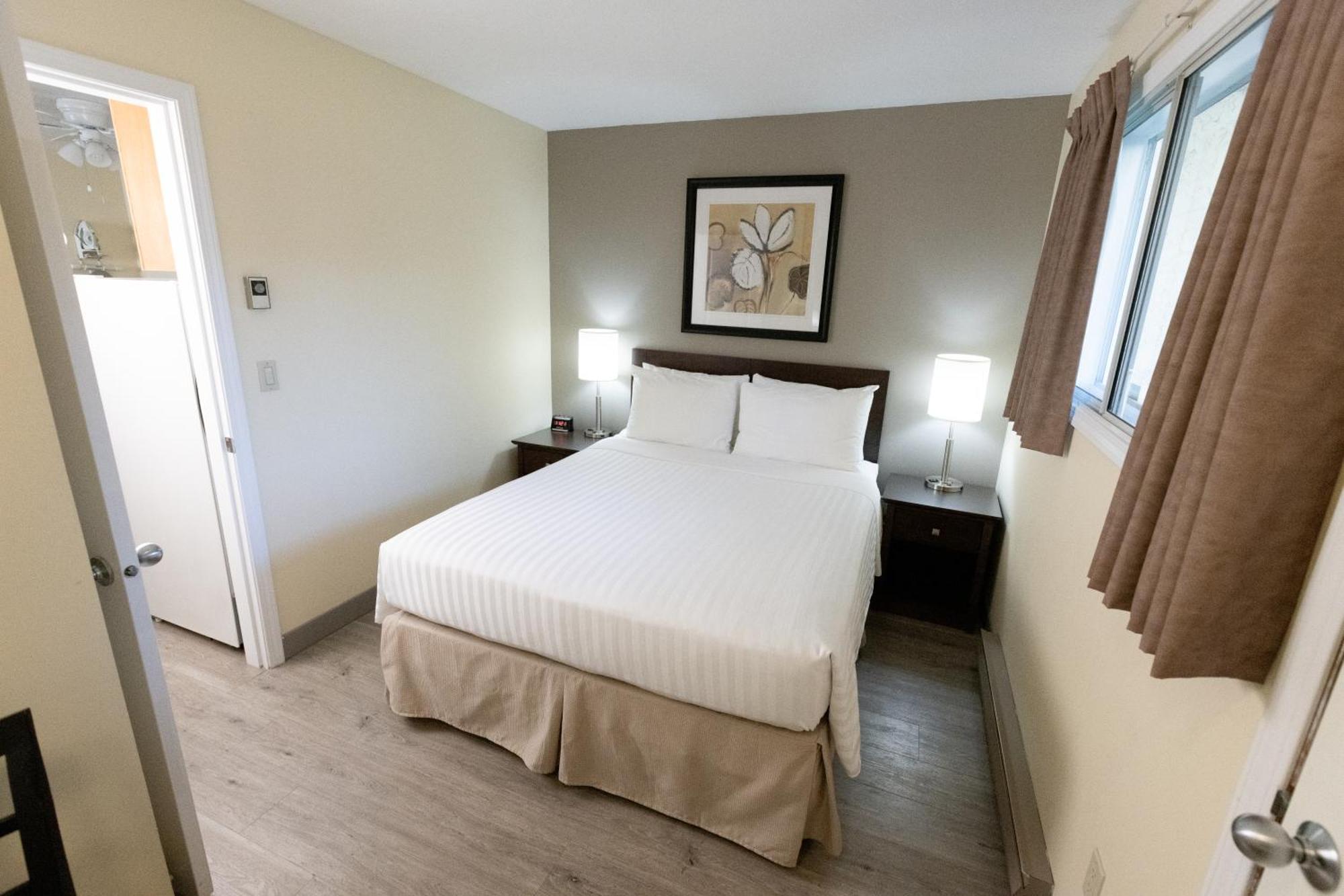 Siesta Suites Kelowna Zewnętrze zdjęcie