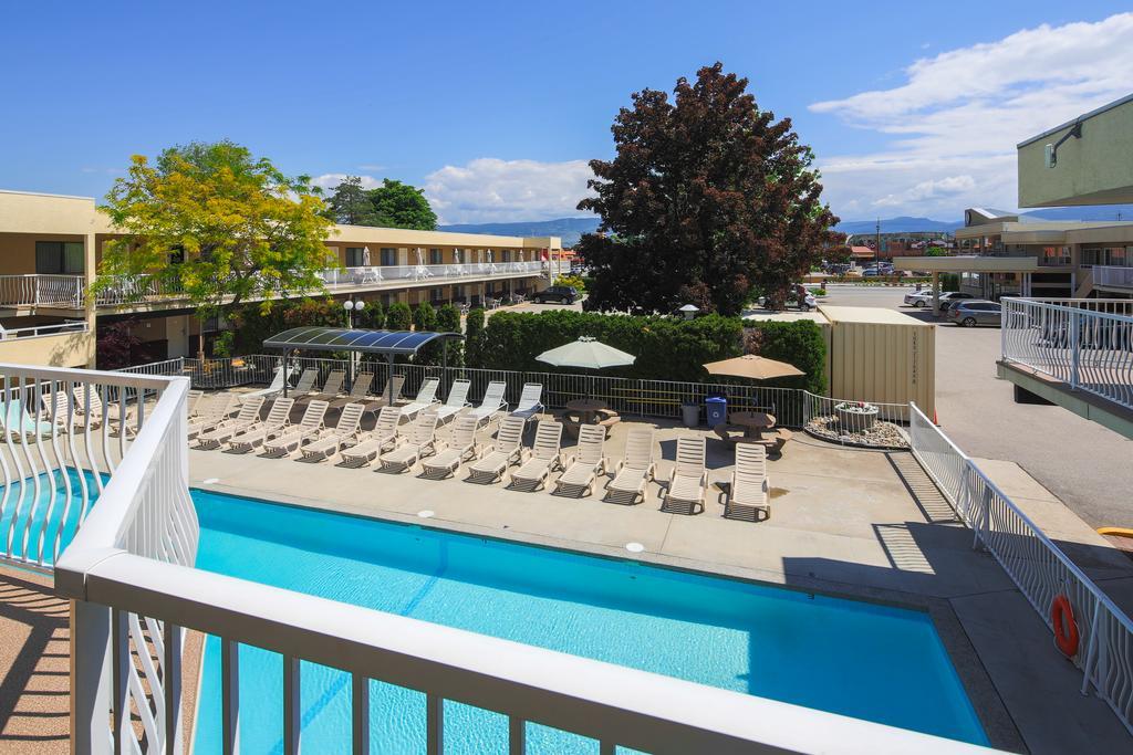 Siesta Suites Kelowna Zewnętrze zdjęcie