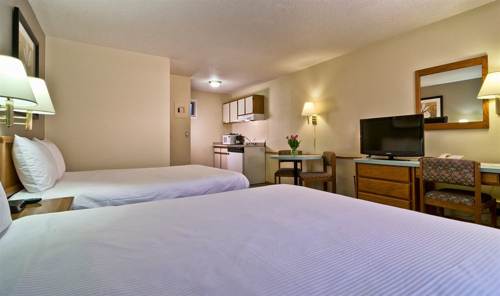 Siesta Suites Kelowna Zewnętrze zdjęcie