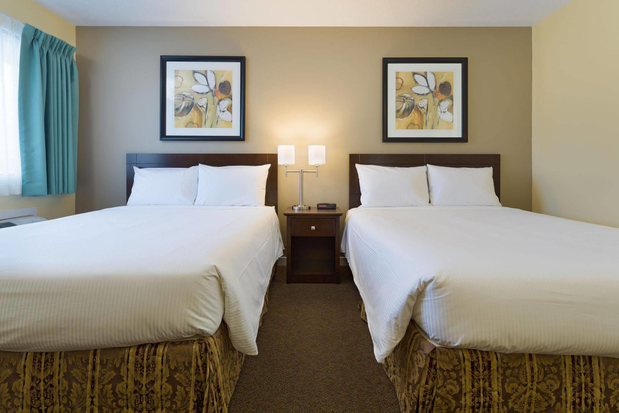 Siesta Suites Kelowna Zewnętrze zdjęcie