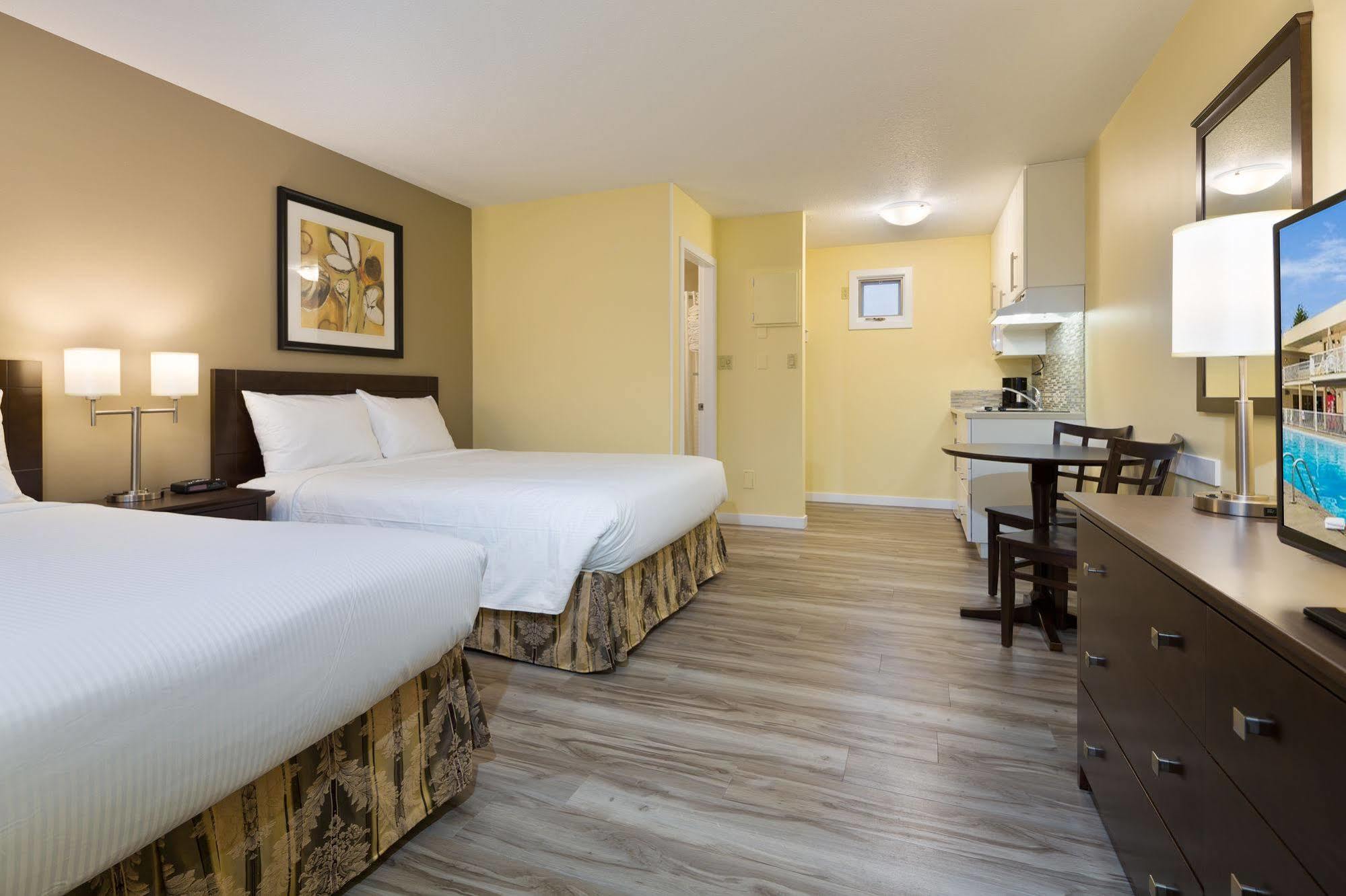 Siesta Suites Kelowna Zewnętrze zdjęcie