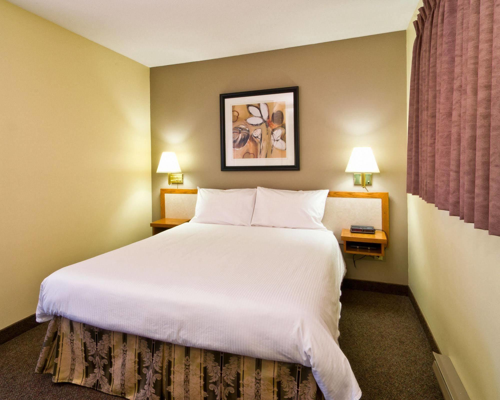 Siesta Suites Kelowna Zewnętrze zdjęcie