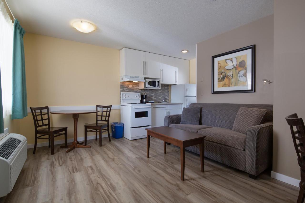 Siesta Suites Kelowna Zewnętrze zdjęcie