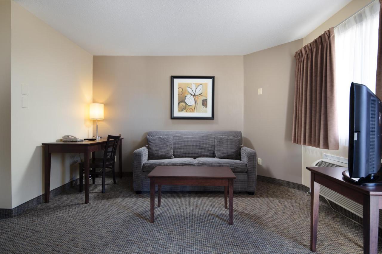 Siesta Suites Kelowna Zewnętrze zdjęcie